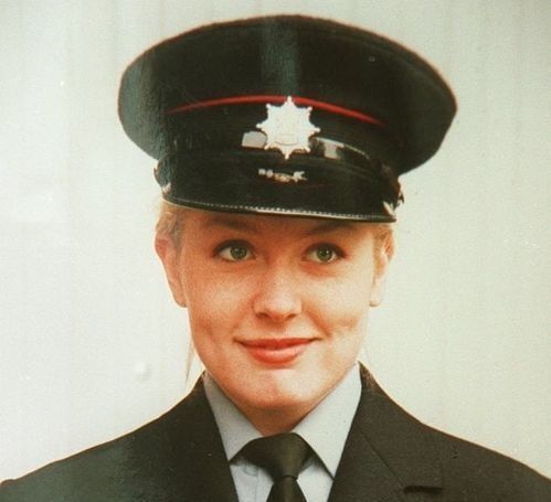 AvonFireRescue's tweet image. Today, we remember Firefighter Fleur Lombard QGM, who was killed in the line of duty 30 years ago. Fleur was just 21 years old when she died while fighting a serious fire at a supermarket in Staple Hill. 
 
Her incredible bravery was recognised with the Queen’s Gallantry Medal…