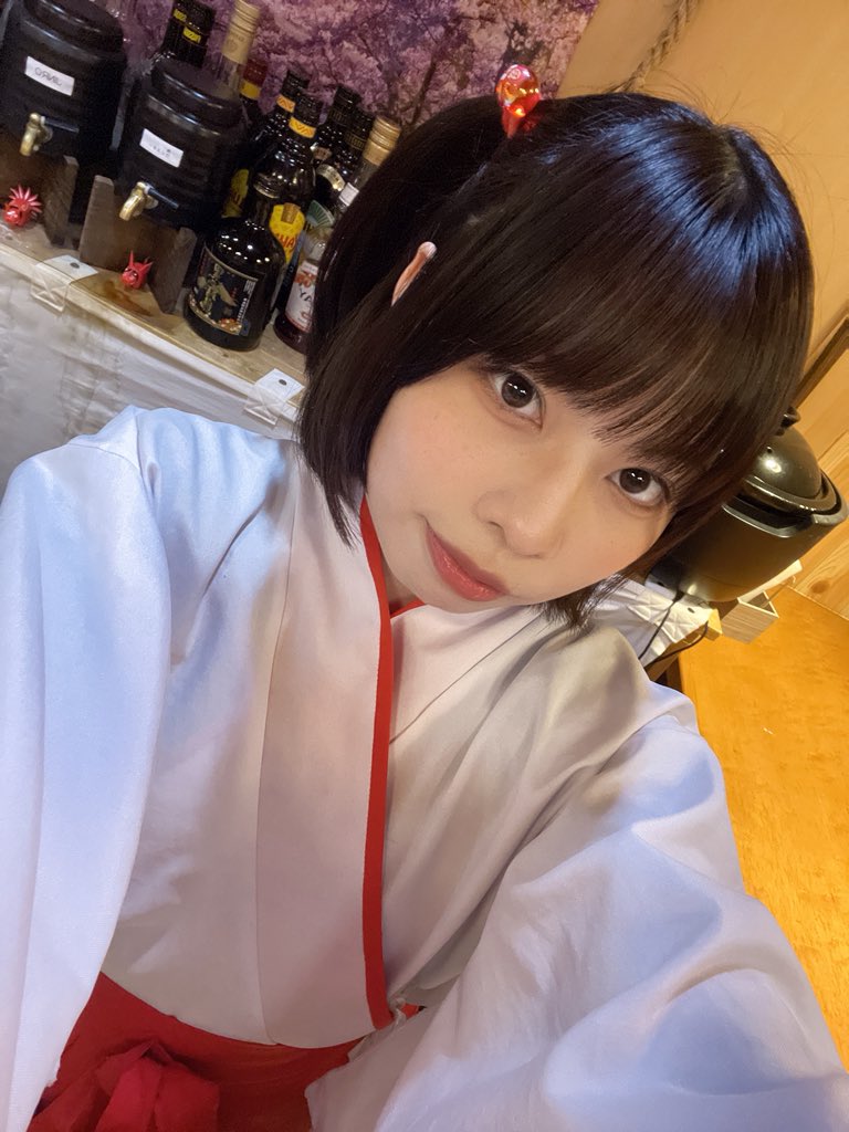 ⛩2月4日 #みこbar ⛩ 
オープンしてます！

22:00ラストオーダー
(22:30ラストドリンク)
23:00クローズ

出勤キャスト
るい…18-23(<a href="/rui_mikobar/">るい</a> )
やよい…20.5-23(<a href="/okawari841/">🦑ぴょゃ🐸</a> )

#巫女 #飲み放題 

ご来店お待ちしております💕