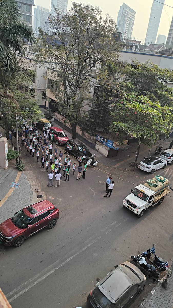 NeveilleWadia's tweet photo. Why is this being allowed in a residential area @MumbaiPolice @mybmcWardD @MTPHereToHelp this is the Aditya Birla wrld academy, blocking roads, there's another schl n a residential colony, girls and boys hostel, old age homes. Excessive noise where majority population are seniors https://t.co/cR9mMUFtBg