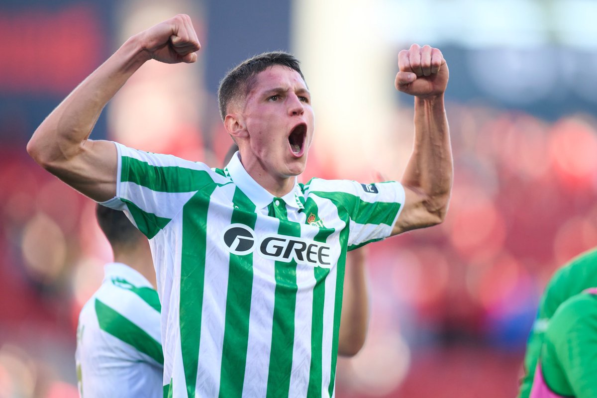 PesindeyizApp's tweet photo. Ferhat Kızıltaş: "Gündem dışı olan o isim Sergi Altimira. Galatasaray, Betis ile temaslarını sürdürüyor. 

İspanyol kulübü en az 25 M€ istiyor. Direkt ilk 11 oynayacak bir kalite." https://t.co/mjQ1wtsmlw