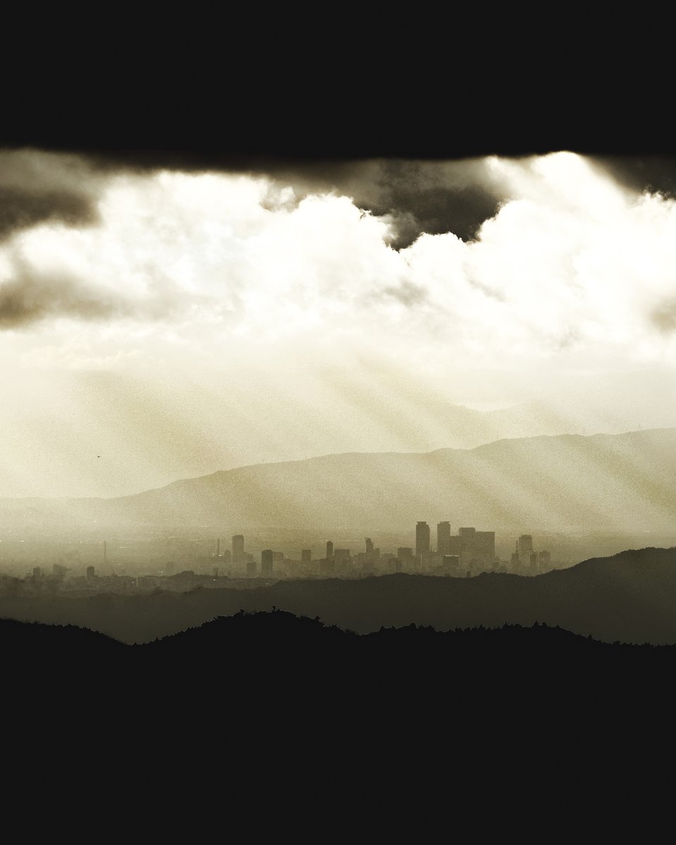 70km離れたとこから名駅撮ったらニーアにでてくる廃墟みたいになって嬉しい、名古屋滅んだ可能性ある？