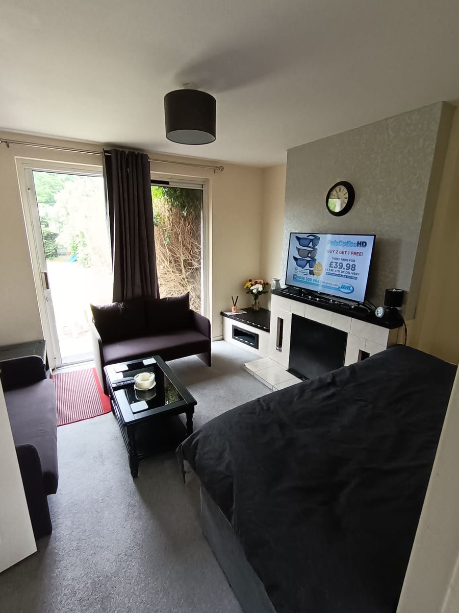 anton121296's tweet photo. @TRobinsonNewEra @mattvanswol Howzit @TRobinsonNewEra

What do we do about this 👇
Council rented my house to family and 6 kids and I got it back this way and now they passing the ball! How do we keep Labour accountable or do we crowd fund (which we trying unsuccessful) 

Check before and after https://t.co/ZqyIRHJT02