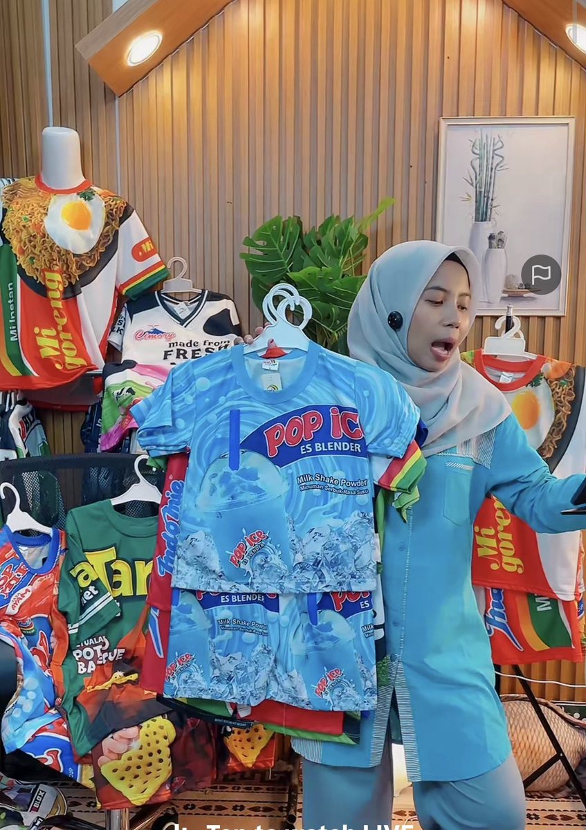 Mythia Batford 🦇 tweet media