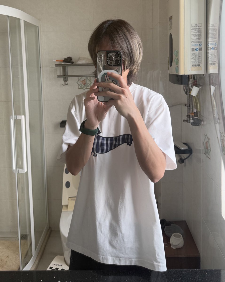 PKupa9802's tweet photo. Tony能把我的头发梳那么直技术也是牛逼坏了 https://t.co/GlkftlHwjM