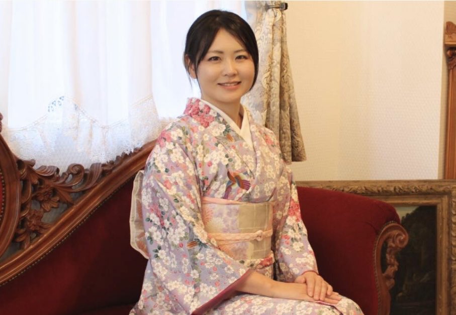 「着物を纏うのは、日本人が自分の価値を思い出すため」

👘 遠藤 ありな
株式会社Celebration　代表

金融も文化も、本来はもっと身近なもの。失われかけた価値を翻訳し、日常に戻すことが、彼女の事業の原点にある。

<a href="/cfp100days/">遠藤ありな</a> 

 #経営者プライム #株式会社Celebration　#金融教育