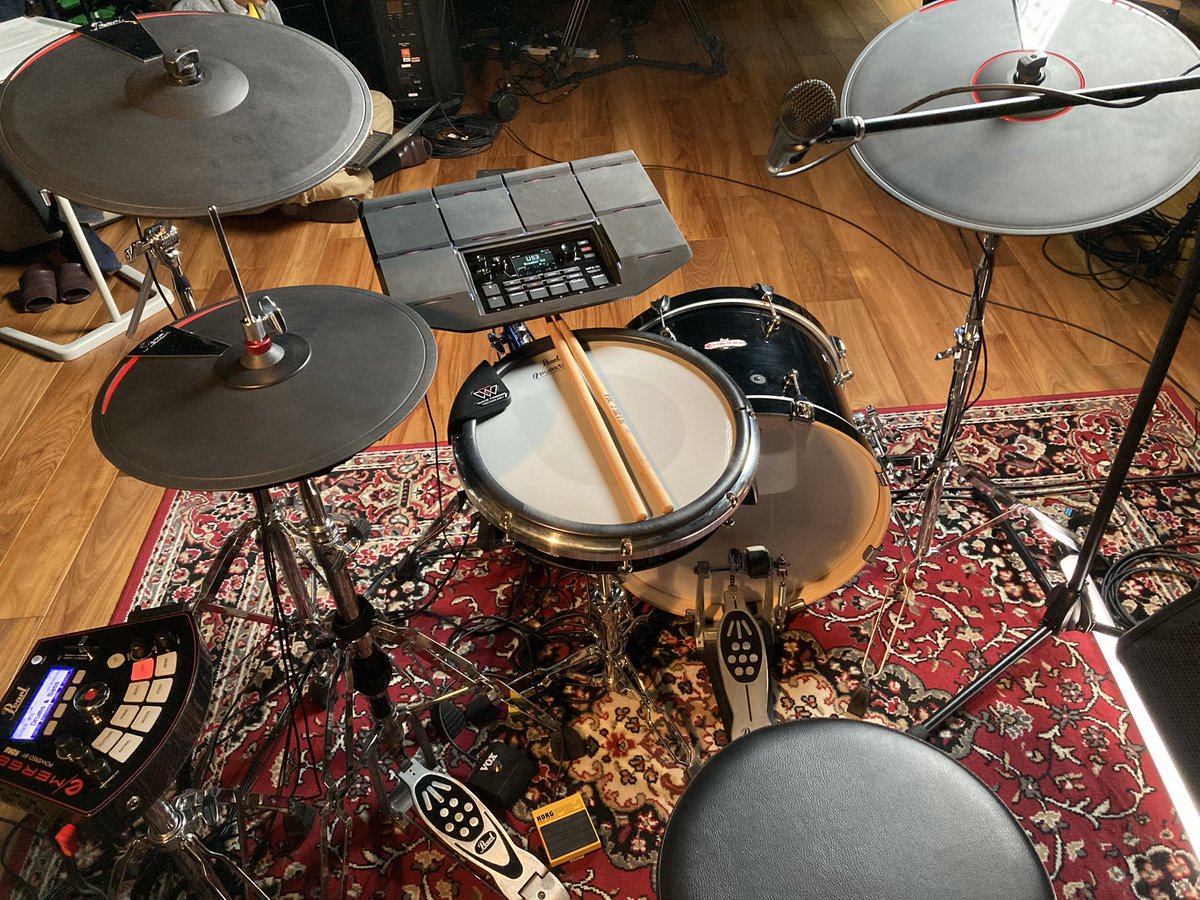 KazOyadama's tweet photo. KORG MPS-10のデモンストレーション動画の撮影に行ってまいりました🫡
そのうち公開されると思います！ https://t.co/5uaTSyHrmD