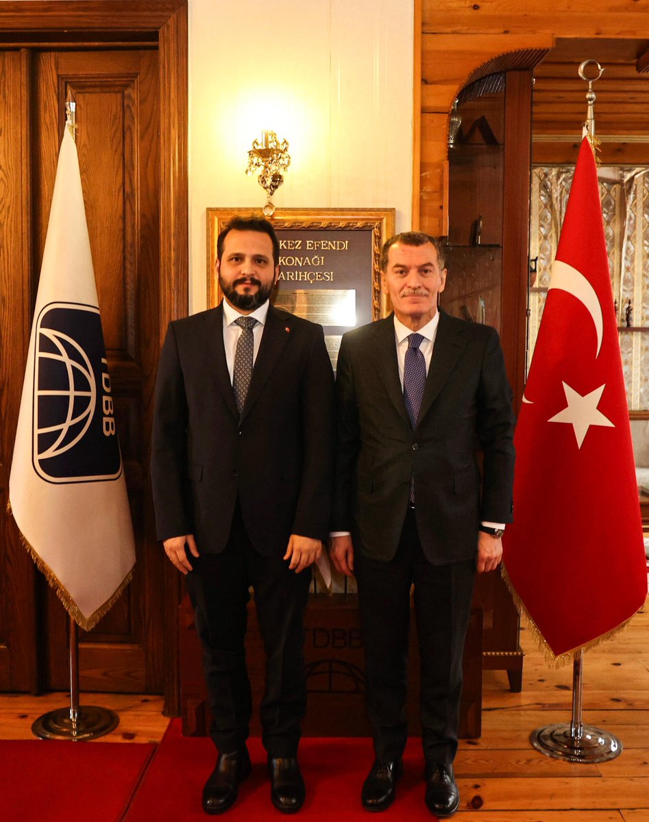 Türk Dünyası Belediyeler Birliği Genel Sekreterliği görevini üstlenen Taha Zahid Özdemir’i ziyaret ettik.

Değerli arkadaşımıza başarılar, kolaylıklar diliyorum.

Hayırlı olsun.

<a href="/tdbbweb/">TDBB</a>