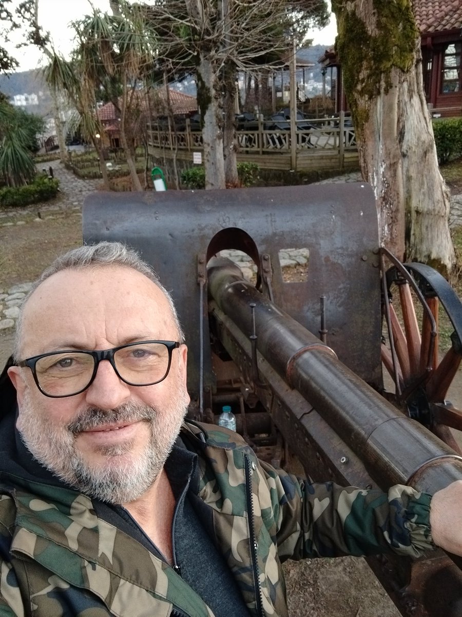 DİKKAT ettiniz mi
Rize Kalesindeki top pozisyonu batı yönünde
Oysa Rus işgali doğudan geldi,
geleneksel bir festival olan ve bu yıl 18. 24-25 Ocakta düzenlen Ayder Kar festivaline paralel olarak ilk kez aynı günde Uzungöl şenlikleri düzenlediler
Neden
<a href="/RTErdogan/">Recep Tayyip Erdoğan</a>
<a href="/TrabzonValilik/">T.C. Trabzon Valiliği 🇹🇷</a>