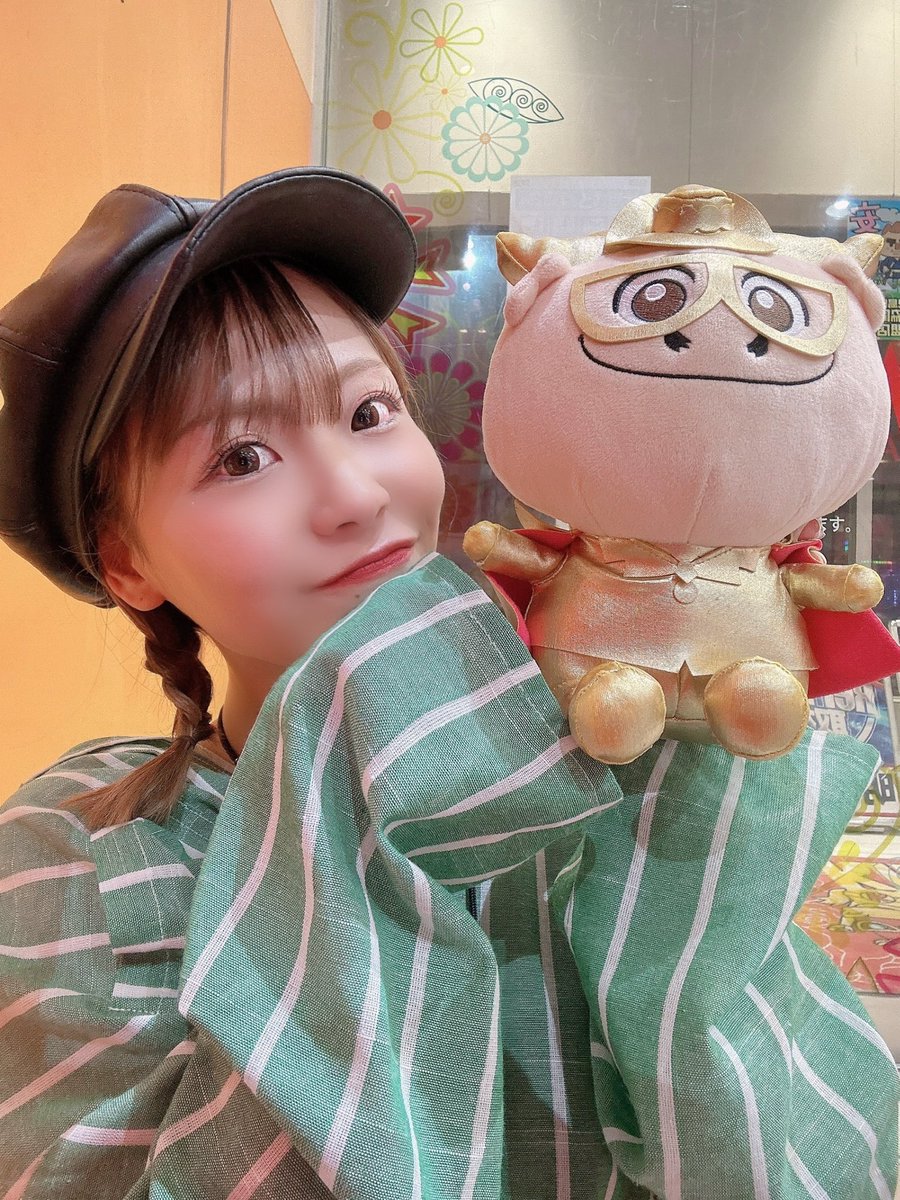 ぱちゃん様確認用 色紙、サインを書きにお邪魔しました😽✨ （アザラシを転がすシャチ