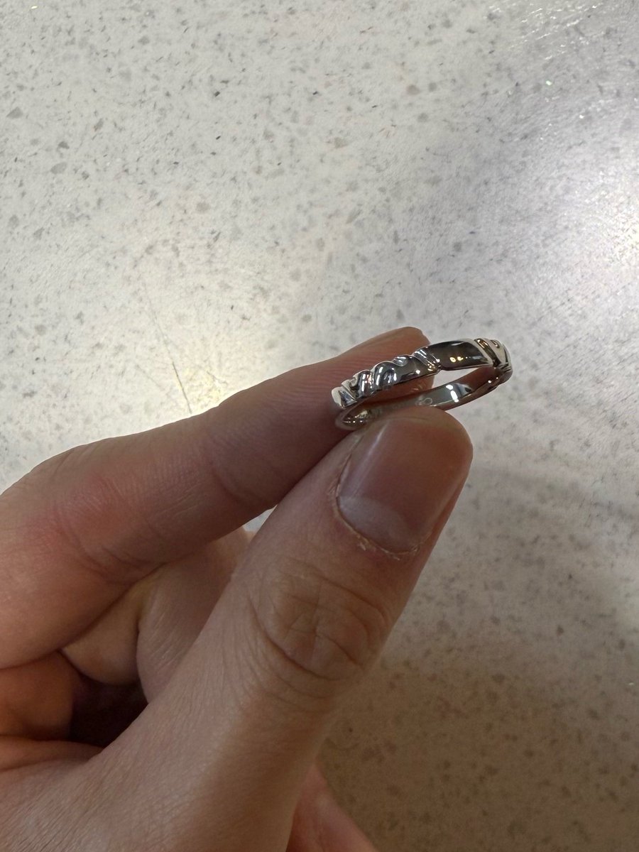 finally, mark got his ring back 😭🫶🏻