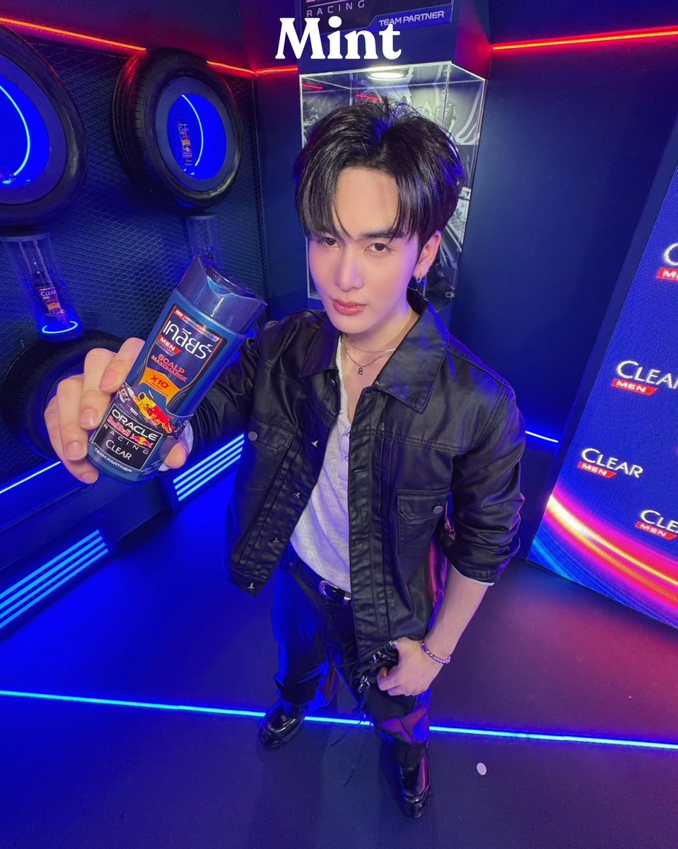 mintmag_th's tweet photo. หล่อเป๊ะ! #MintReport วันนี้มาชาร์จพลังกับ #แซนต้าพงศภัค ไม่ว่าจะมุมไหนก็หล่อ เท่ ไม่มีแผ่วกับงาน “Clear Max Charge Launch Event” ที่จัดขึ้นวันนี้อย่างยิ่งใหญ่ ณ Siam Square💚
#Santapp
#ClearMaxCharge
#ClearMenThailand
#ชาร์จพลังเต็มแม็กซ์
#MintMagTH https://t.co/UpsDsNpK3d