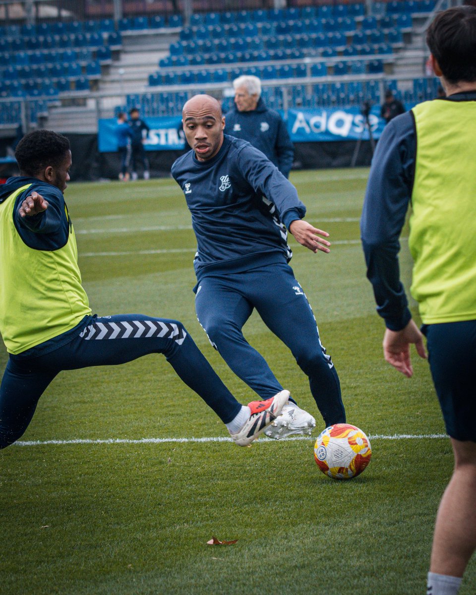 Club Esportiu Europa tweet media