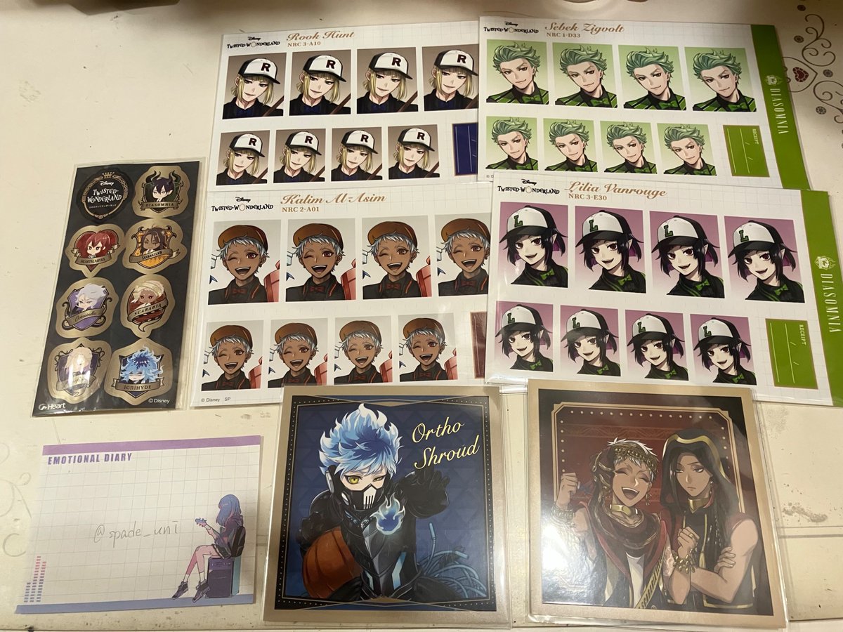 spade__uni's tweet photo. ツイステ　【交換・買取・譲渡】

譲)画像1〜3

求)同異種デュース・スペードor希望額＋送料

画像4枚目最優先で求めています！！その他デュースでしたらなんでも検討いたします！

検索からお気軽にお声掛けください
郵送のみ https://t.co/b52mLiCLfr