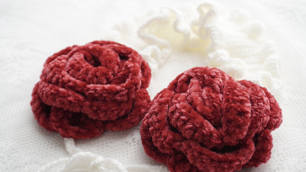 mofumofusekai's tweet photo. バラの耳あて🌹
#ハンドメイド #かぎ針編み https://t.co/7xKnwrUcyF