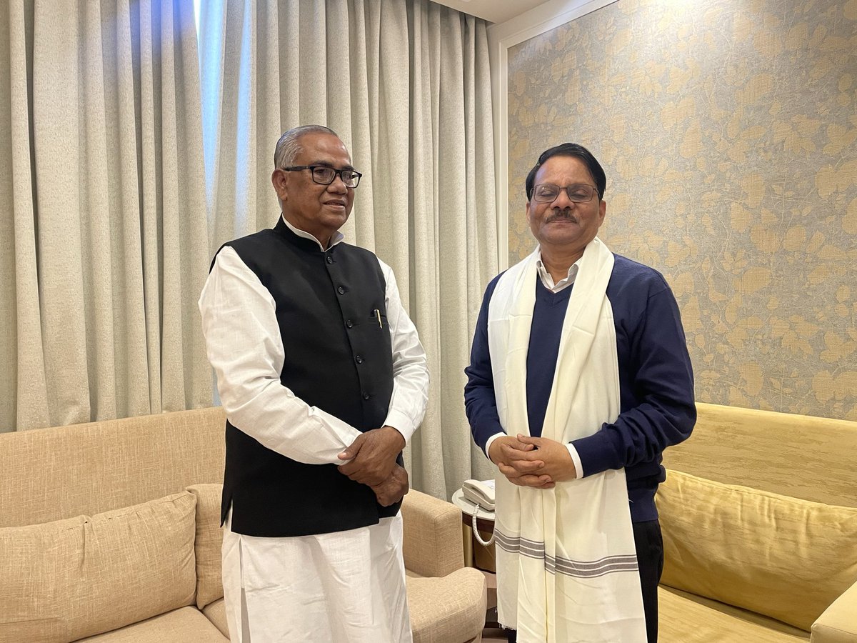 आज रांची में झारखंड प्रदेश कांग्रेस के प्रभारी आदरणीय के. राजू जी से शिष्टाचार मुलाकात हुई इस दौरान क्षेत्र के विकास एवं संगठन से जुड़े विभिन्न महत्वपूर्ण विषयों पर सार्थक चर्चा हुई।🙏