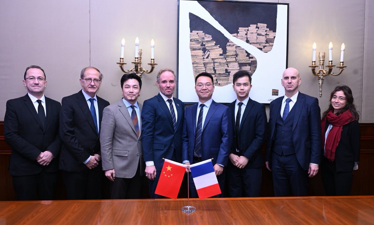 SEVB was pleased to join the Sino-French South China Innovation Business Forum in Guangzhou.

Our General Manager of International Sales, Yulong You, spoke at the Energies and New Mobilities roundtable.

He shared how ultra-fast charging, system-level safety, and value-driven