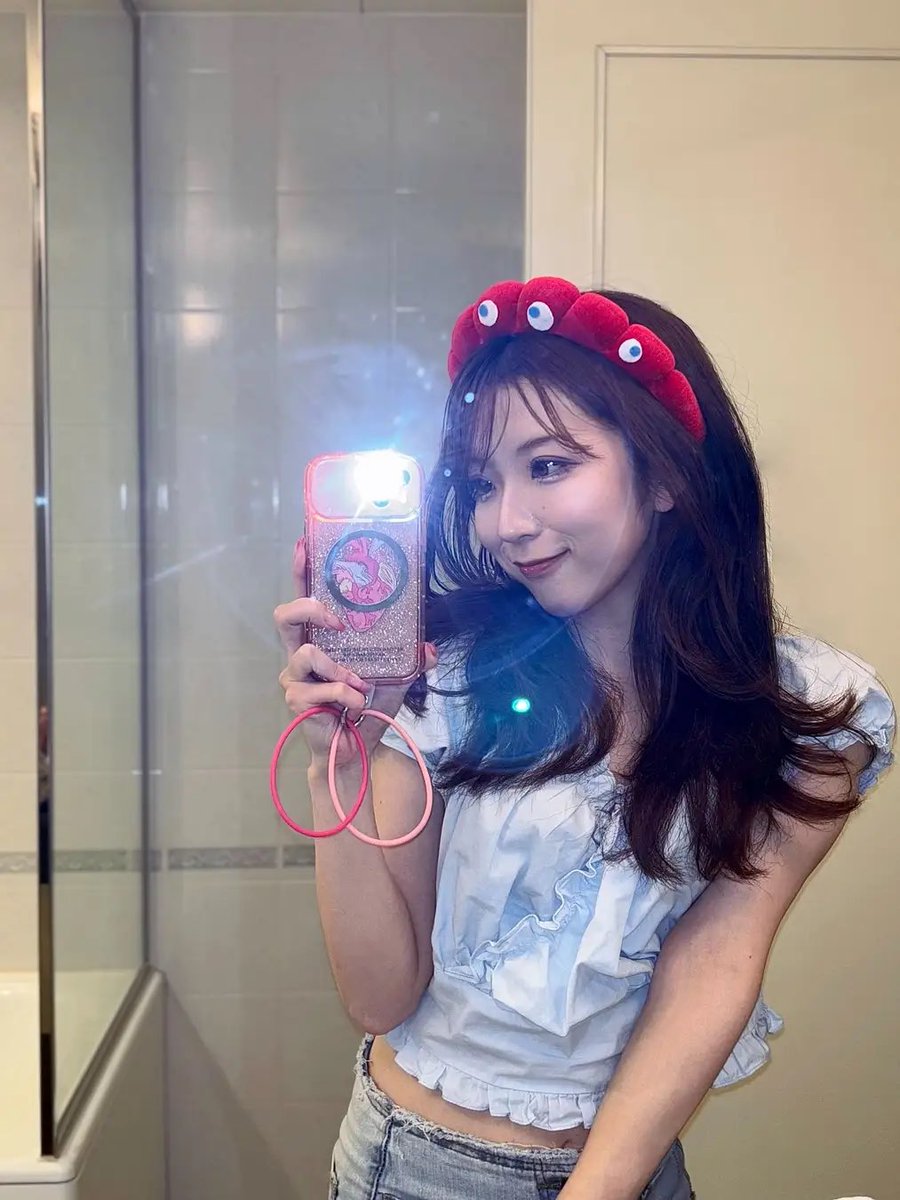 ミャクミャクカチューシャで話題をつくった方が！！！！　ありがたい…！！

＿＿＿＿＿＿＿

内藤知香です。
SNSを中心に活動しながら、YouTubeの野球番組でMCアシスタントをしています。
私はEXPO2025とミャクミャクが大好きで、万博関連の発信をしていく中で