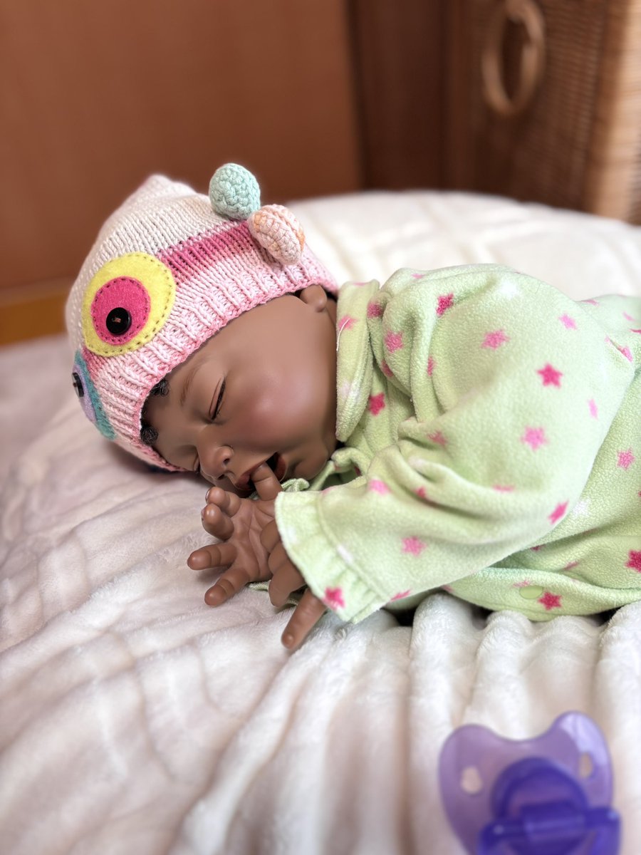 スヤスヤ眠り姫リリーちゃん リリーちゃんはリーミドルトンドールです