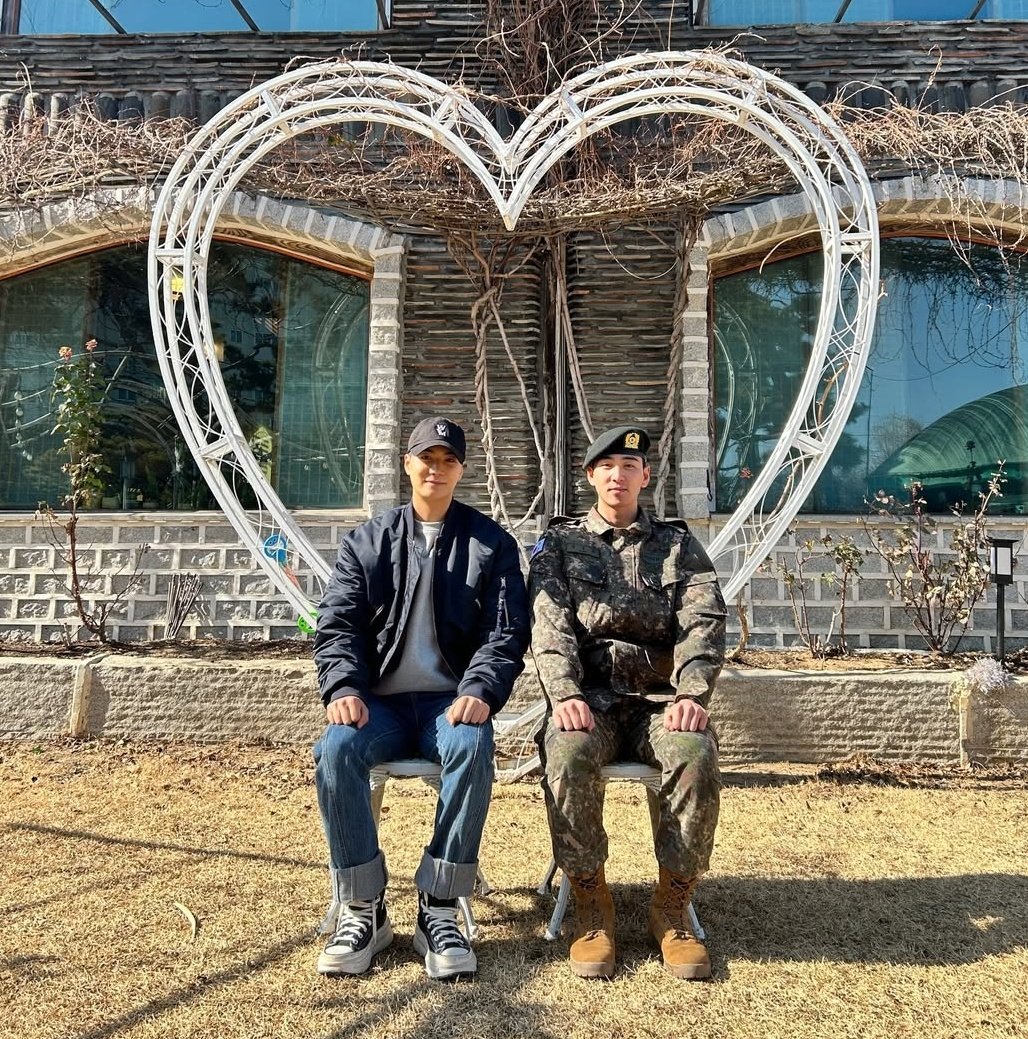 pj_hyeon28's tweet image. พวกแกอยู่ด้วยกันมาทั้งชีวิตจริงๆนะ