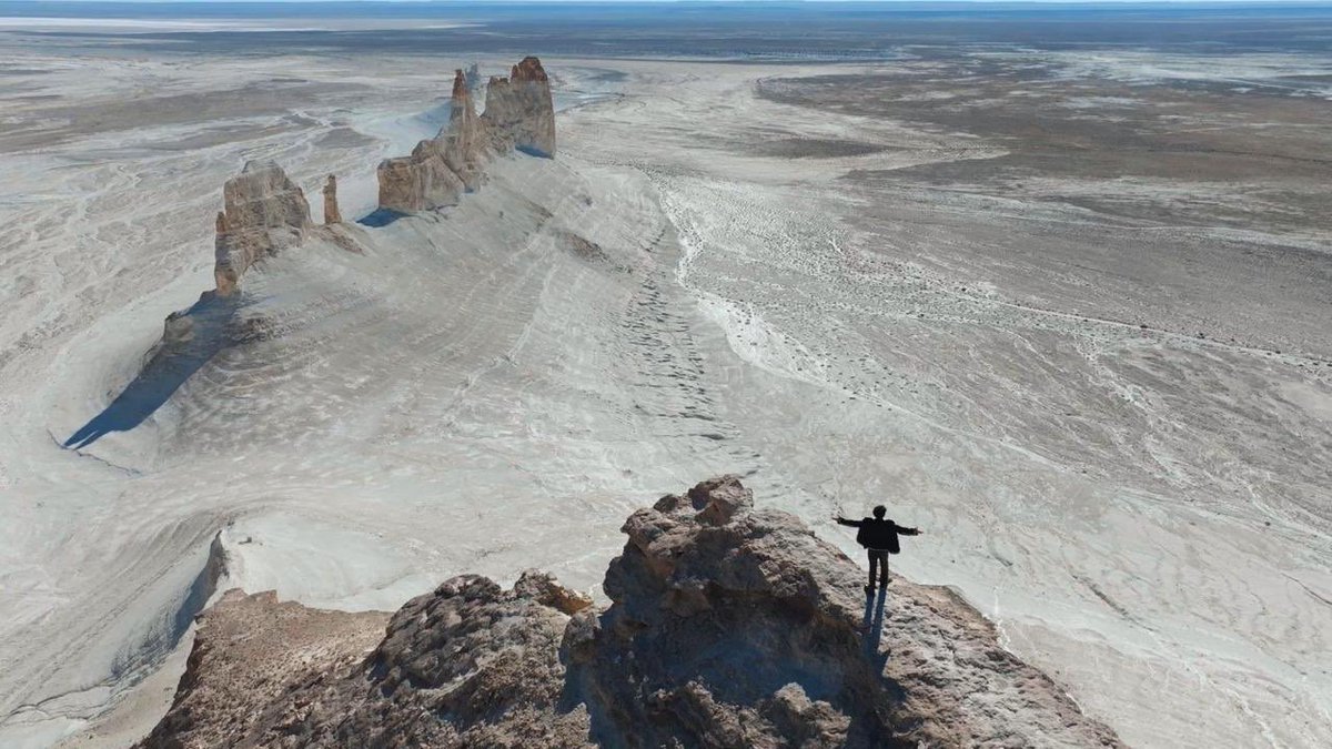 KazakhEmbassyUK's tweet image. On Feb 5, the international music show Voice Beyond Horizon, led by 🇰🇿 artist @dimash_official , premieres worldwide on 🇨🇳 Hunan TV, Mango TV, and 🇰🇿Qazaqstan TV.

Filmed across #Kazakhstan - from Turkestan to Almaty - the show features singers from 6 countries: Kazakhstan,…