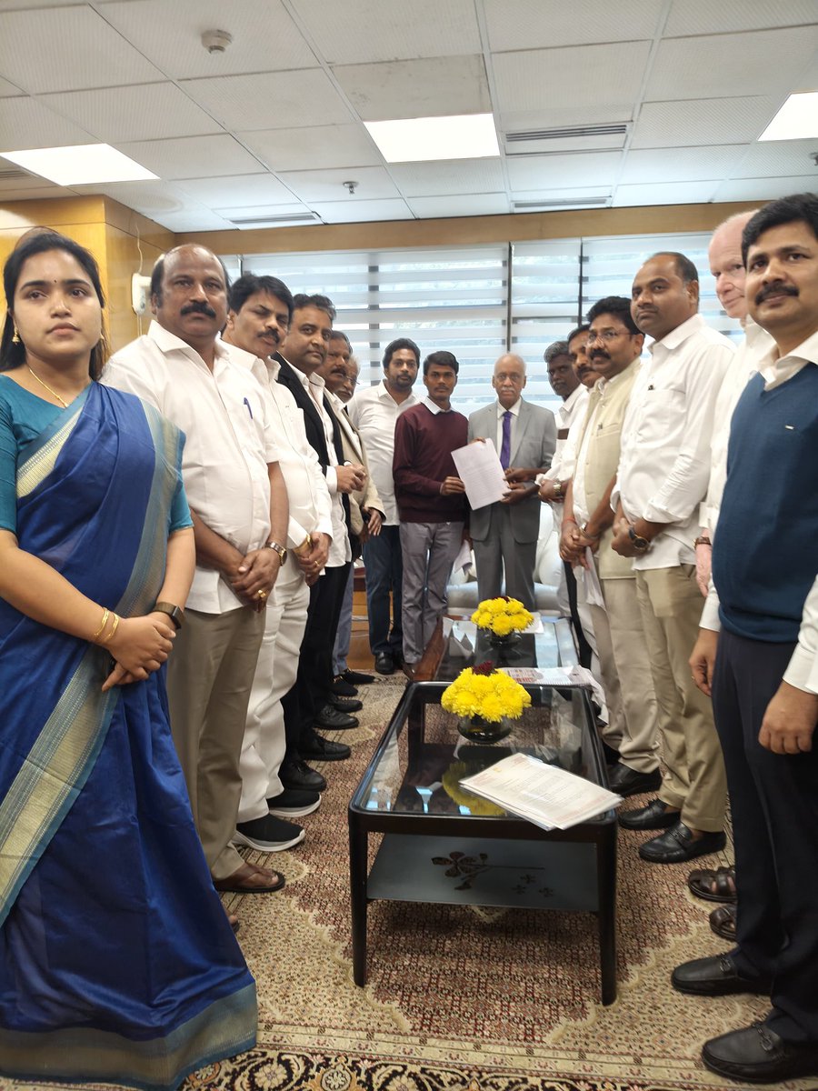 YSRCParty's tweet photo. A delegation of YSR Congress Party leaders submitted a complaint to the National Human Rights Commission over the continuing climate of violence and authoritarian rule in Andhra Pradesh. The delegation met @India_NHRC Chairperson Justice Subramanyam and briefed him on attacks on the houses of former ministers Ambati Rambabu and Jogi Ramesh, and the brutal murder of YSRCP activist Salman Raju.

The leaders stated that TDP leaders are attempting to physically eliminate political opponents and submitted videos and photographic evidence to substantiate their claims. They explained the manner in which Salman Raju was murdered and alleged a larger political conspiracy behind the crime. Expressing deep concern, the delegation stated that law and order has completely collapsed in the state and that democracy itself is under serious threat.

The delegation included MPs Y V Subba Reddy, P V Mithun Reddy, several other MPs, MLAs, MLCs, former ministers, and SC Cell leaders, urging the Commission to intervene and protect constitutional rights.

@thewire_in @ndtv @IndiaToday @TimesAlgebraIND @timesofindia @TimesNow @ANI @BBCIndia @firstpost @CNNnews18 @BBCBreaking @ABPNews @News18India @ThePrintIndia @the_hindu @IndianExpress @DeccanChronicle  @PTI_News @WIONews @sardesairajdeep @umasudhir @rohini_sgh @ravishndtv @BDUTT  @sagarikaghose @rahulkanwal @ShekharGupta  @thenewsminute @republic @TheSouthfirst @htTweets @JagranNews @scroll_in @ZeeNews @EconomicTimes @NewIndianXpress