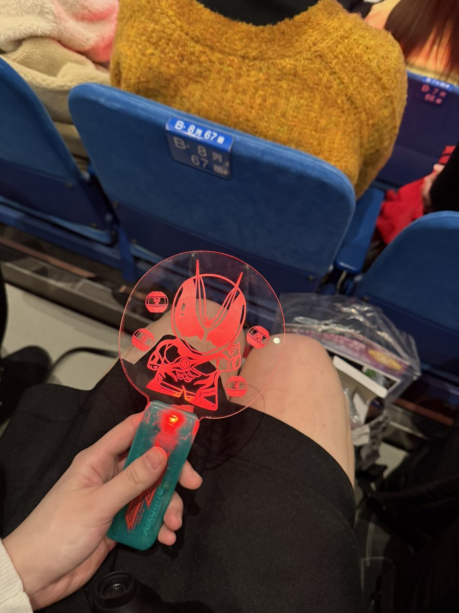 ペンラ売り切れてて泣く泣く
英雄祭2026欲しかった😢