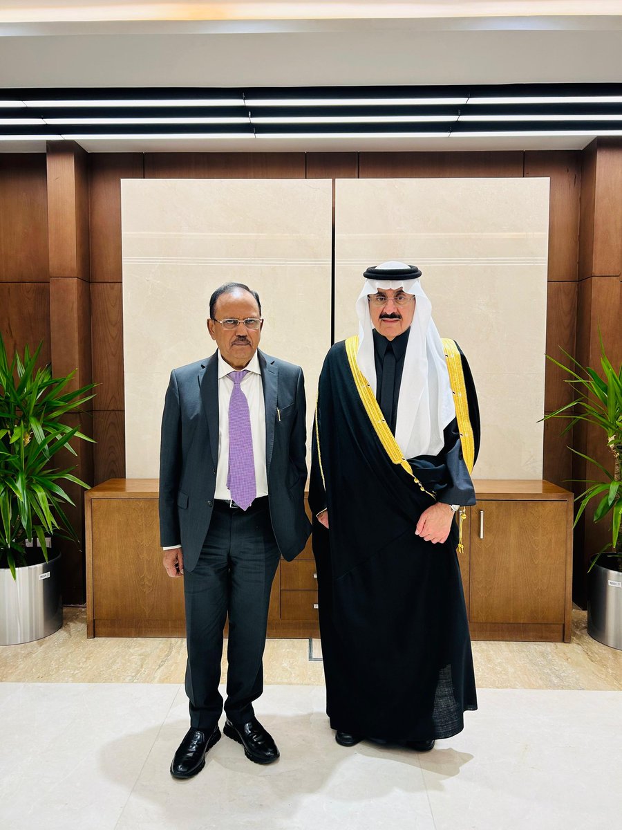IndianSinghh's tweet photo. 81 years old NSA is busy to safeguard nations interest 

While

56 years old moron is busy to break the nation

Ajit Doval is the epitome of patriotism.

He is working for us even at this age.

Salute to such patriot

🇮🇳 https://t.co/4fAvcOFzVr