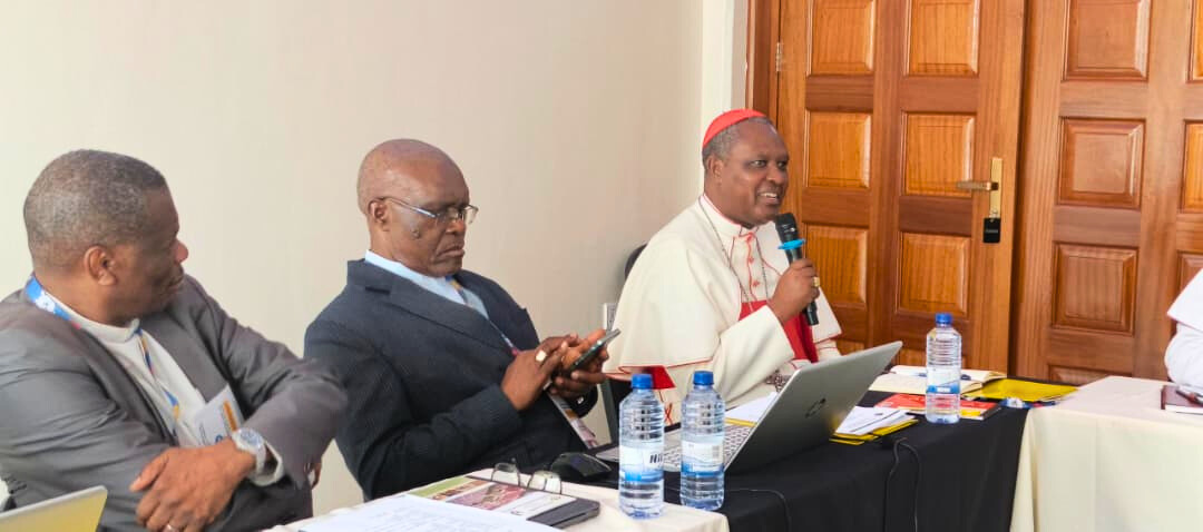 RwandaCejp's tweet photo. Cet événement, organisé par l'ACEAC, réunit Son Éminence Antoine Cardinal Kambanda ainsi que des évêques et abbés représentant le Rwanda, le Burundi et la RDC. 🌍✌️ 
"Une église unie pour la paix et la réconciliation dans les grands lacs"
#CommunicationStratégique https://t.co/TiWdj8NlSY
