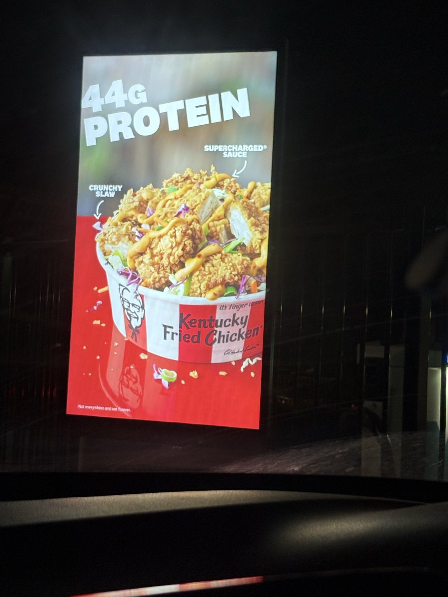edtwt how we feeling abt the 44g protein kfc salad 😍😍