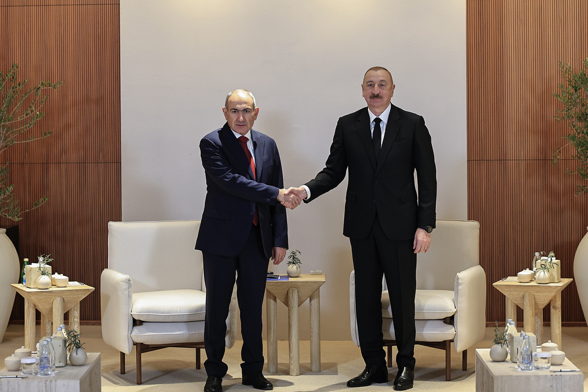 📌Paşinyan ve Aliyev, Abu Dabi'de görüştü

▪️Ermenistan Başkakanı Nikol Paşinyan ve Azerbaycan Cumhurbaşkanı İlham Aliyev, Abu Dabi'de bir araya geldi. Trump Yolu hakkındaki gelişmeleri ele alan iki lider, memnuniyetlerini dile getirdi. Paşinyan ve Aliyev bugün ayrıca Birleşik