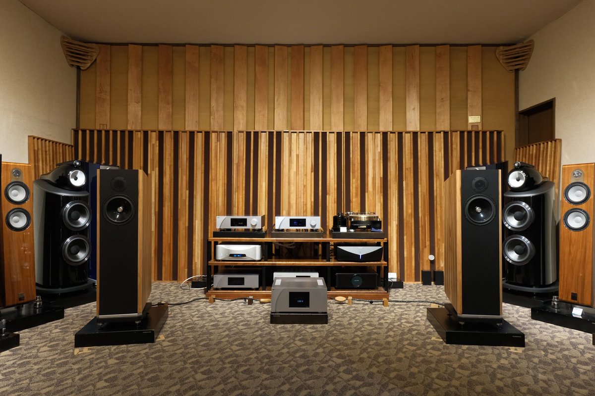 soundhunter1940's tweet image. 【デモ機展示】
KUDOS『TITAN 707』

ご試聴依頼があり、Timeload様よりお借りしています。
位相の整ったサウンドはもちろん、ひとつひとつ異なる木目も魅力的なスピーカーです！

2月8日(日)までの展示です！

#KUDOS #TITAN707