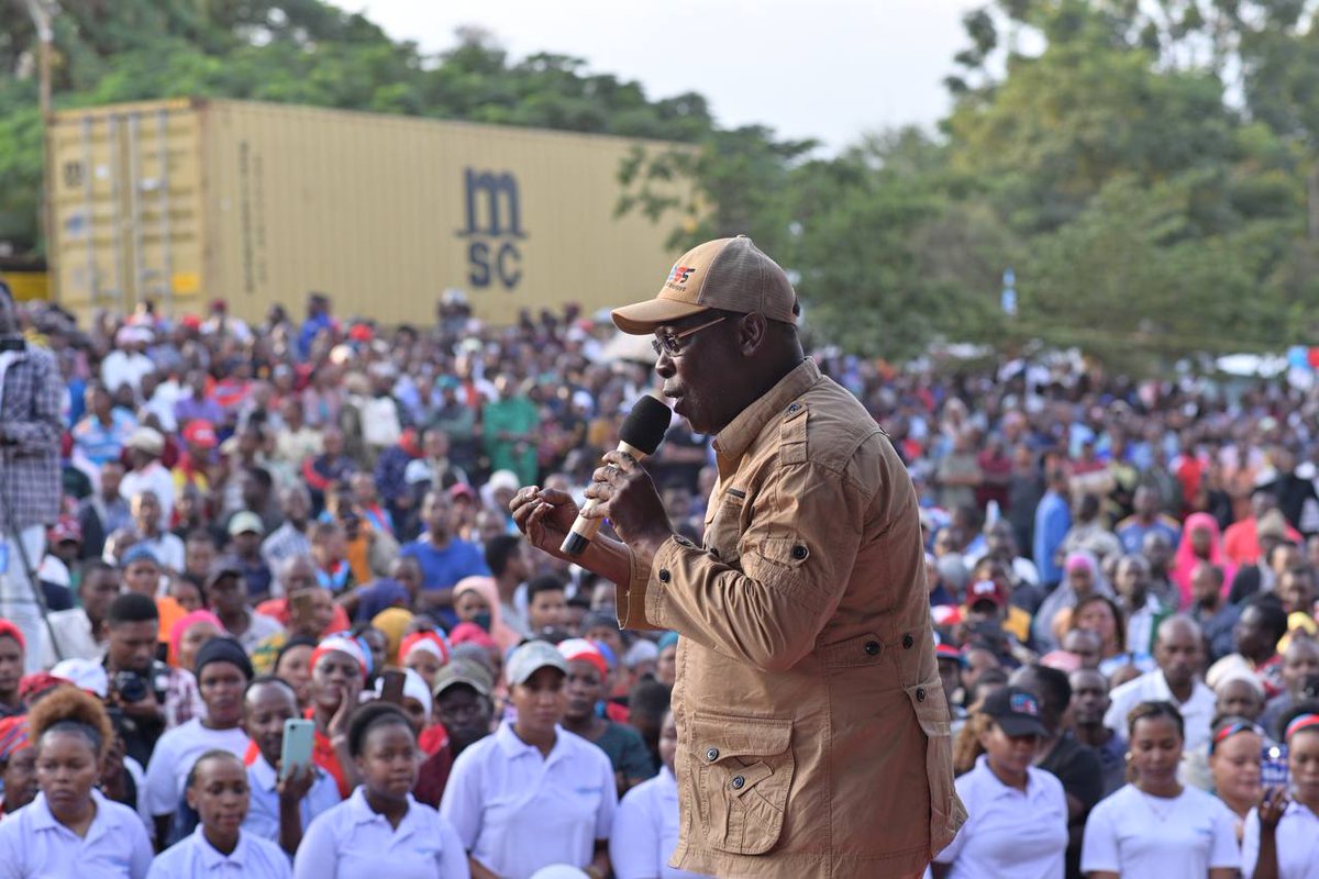 TheFreeMindtz's tweet photo. #BreakingNews Heche na Lema ndio viongozi wa genge ra kumshambulia na kumtukana Mbowe. Viongozi wa CDM wakiongozwa na @HildaNewton21 wamepewa majukumu kumtukana FAM na wanalipwa. Maria na @lifeofmshaba (same tribe na Heche) wameshauri hayo ili Heche aonekane na kumwua FAM kisiasa https://t.co/aucOLhRYM6