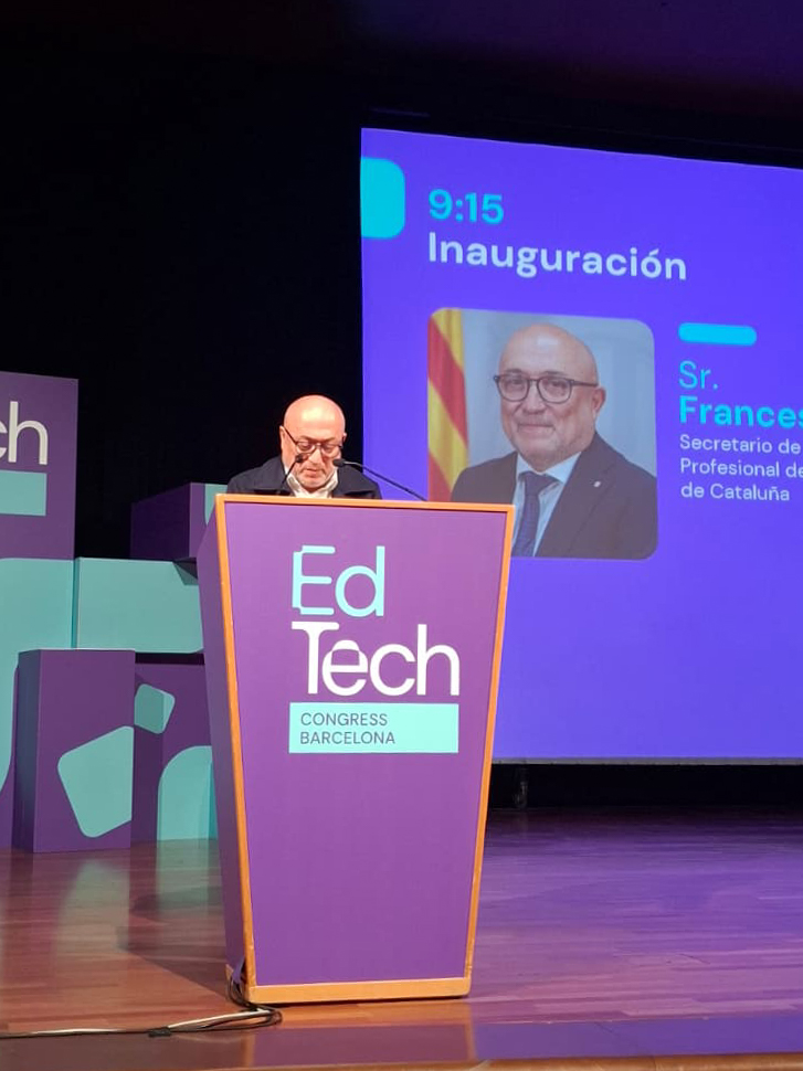 educaciocat's tweet photo. Arrenca una nova edició de l’EdTech Congress Barcelona. Una oportunitat per escoltar, descobrir i debatre sobre educació i eines digitals com la IA. 

I una oportunitat per posar de manifest que la tecnologia ha d’estar al servei de l’aprenentatge i del desenvolupament humà. Hem de garantir la capacitació de l'alumnat alhora que garantim l'ús responsable dels dispositiu.