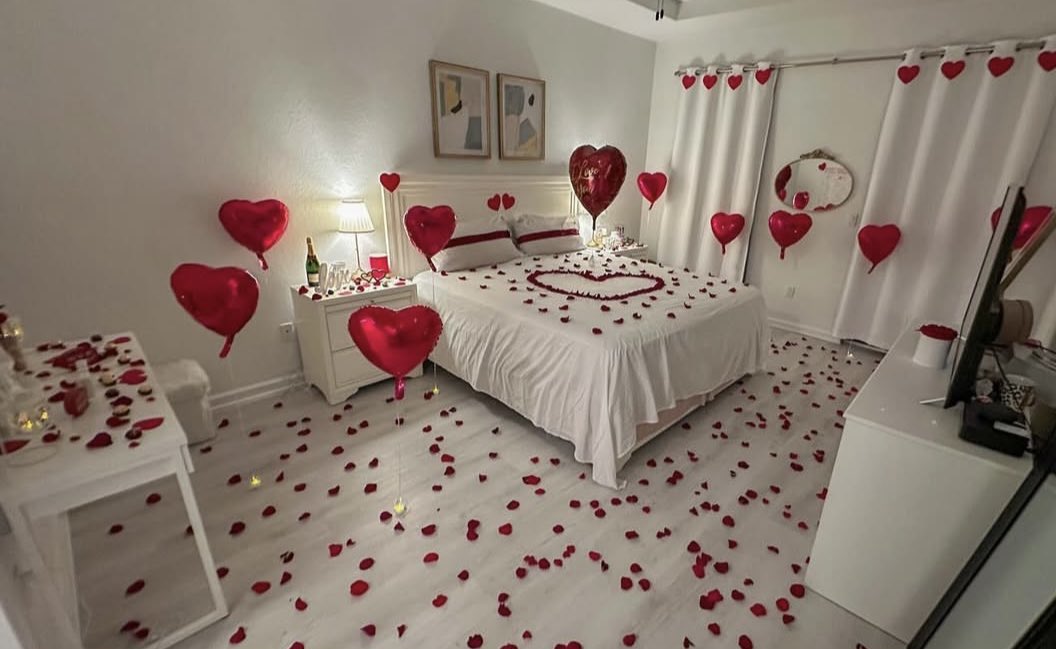 Ibbys_candles's tweet image. For scented candles,valentines day setups,flower bouquets and cards..

Am your entrusted plug👌

Dm or contact me on +256706685260 for orders and inquiries🤗

Am located in Najjera 2
#ValentinesDay2026 #ValentinesDay #candles #giftideas #kampala
