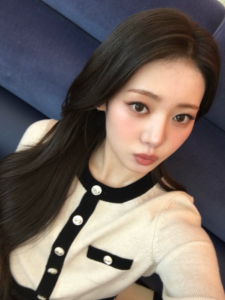 로라 얼굴 tweet media