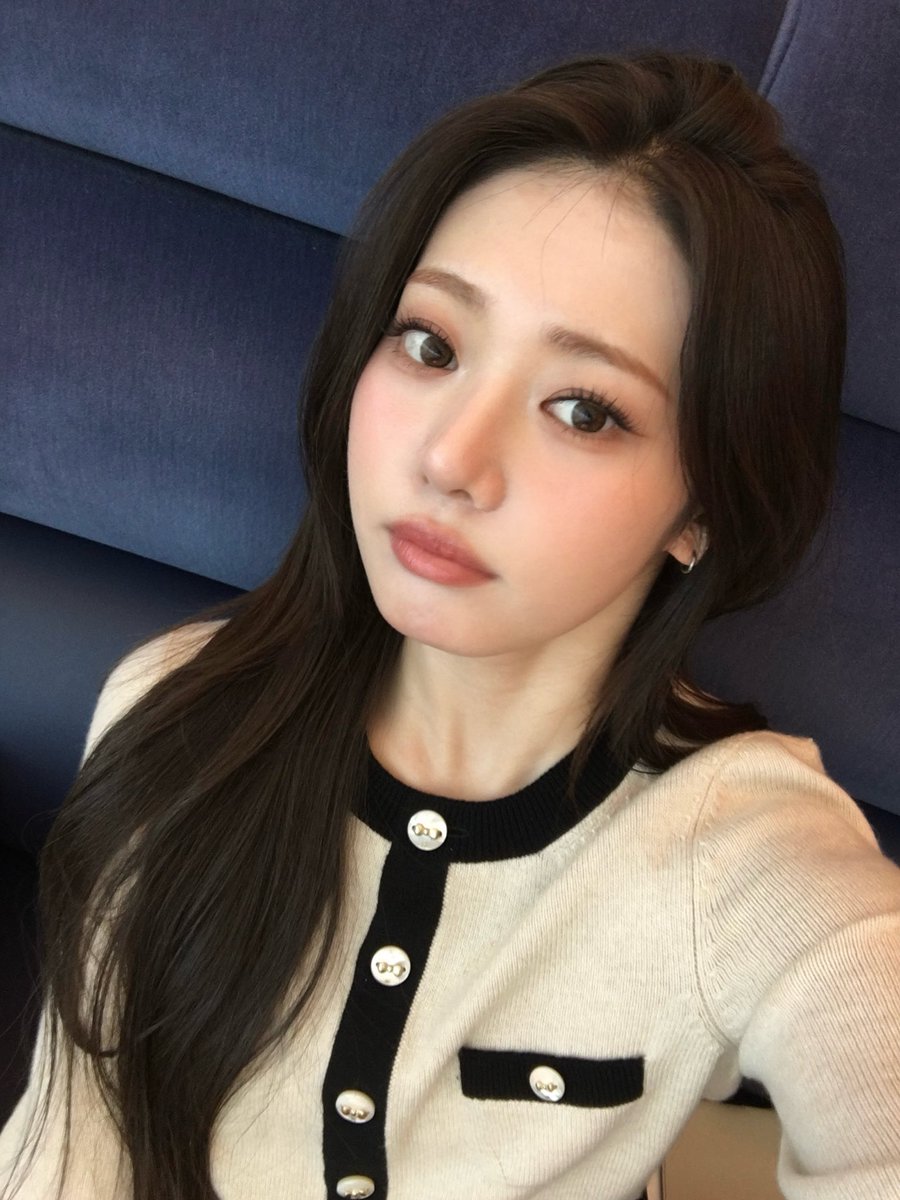 로라 얼굴 tweet media