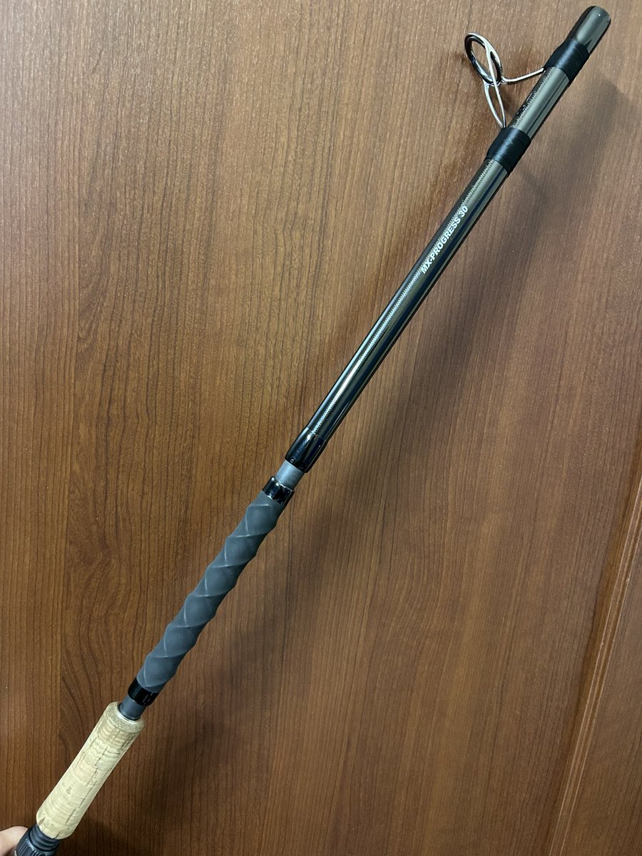 _kino__'s tweet photo. MX-7sを足場高いとこから使いたくて、、、。

プログレス15をリールシートしたに追加。
プログレス15R +プログレス30（ガイド付き）をバット部分に。

バランスは専門的に見るとどうしようもないんだろうけど、とりあえず延長🤣

ロッドカスタムというのもおこがましいがげど。 https://t.co/NQIdpg5GfN