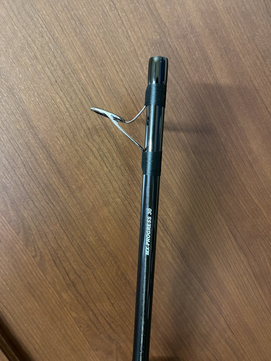 _kino__'s tweet photo. MX-7sを足場高いとこから使いたくて、、、。

プログレス15をリールシートしたに追加。
プログレス15R +プログレス30（ガイド付き）をバット部分に。

バランスは専門的に見るとどうしようもないんだろうけど、とりあえず延長🤣

ロッドカスタムというのもおこがましいがげど。 https://t.co/NQIdpg5GfN