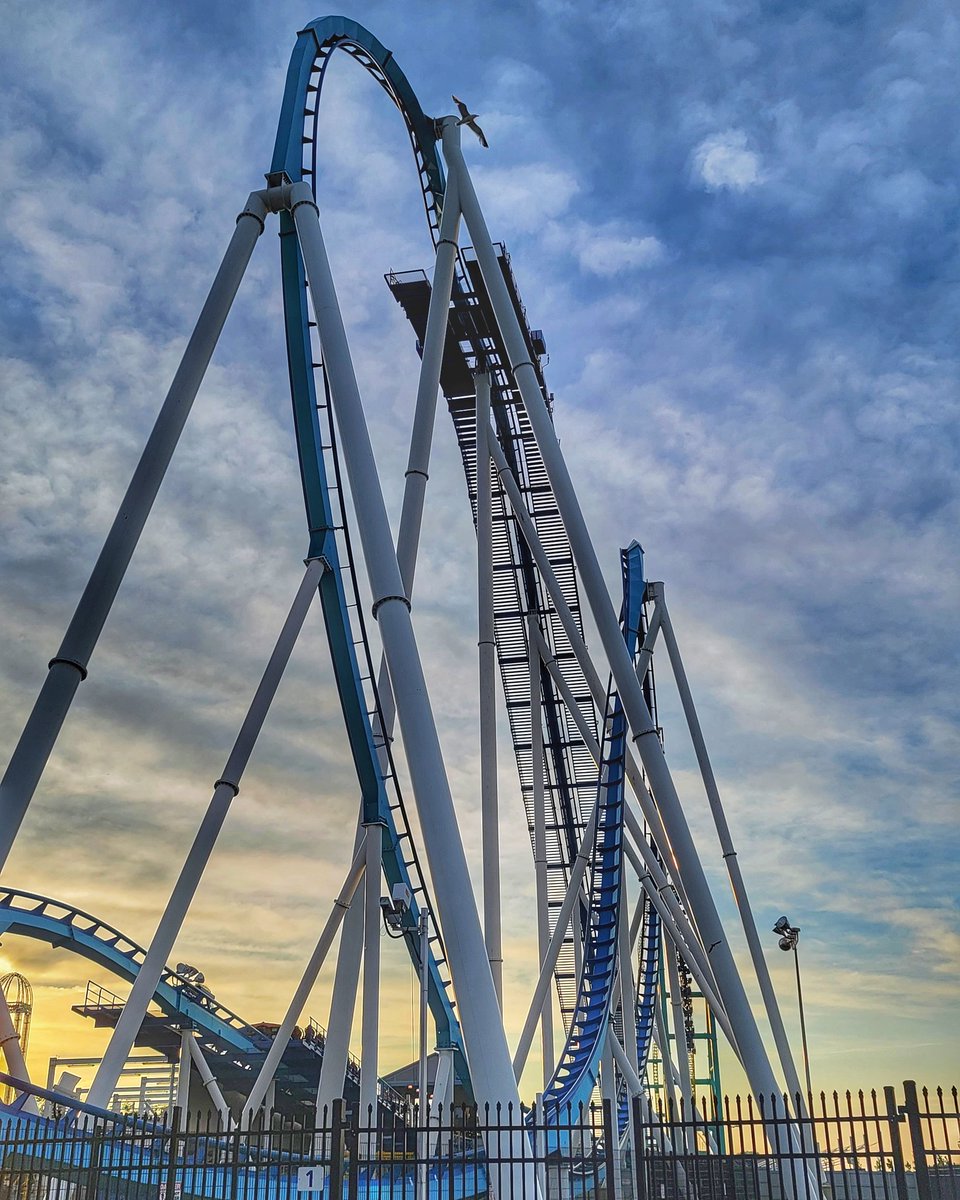 jsz1978's tweet photo. GateKeeper @cedarpoint ⚪🔵🎢
#gatekeeper #cedarpoint #wingcoaster #rollercoaster #photography #sixflags #bollingerandmabillard #sandusky #steelcoaster #thrillridesphotography #thrillride #themeparkphotography #themepark #amusementpark #rollercoaster #rollercoasterphotography https://t.co/IjOdWCT9la