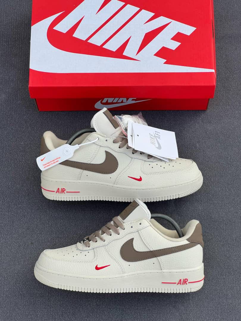 MissChelsea1221's tweet photo. Nisaidie #Repost dear 

Size    39-44🛍️🛍️

Bei    70,000/=

0717251747

@QueenOnlineBiz 
@QueenOnlineBiz https://t.co/zki7XXtGxw