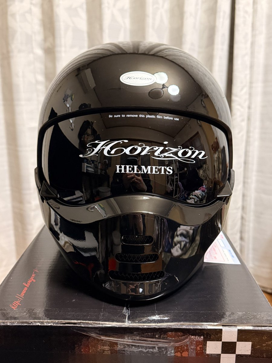 Ashiyu77's tweet photo. 新しいバイク用のヘルメット買っちゃったーー
horizonってメーカーのボブスターってヘルメット〜
めっちゃカッコよくて好き😊
＃ホライズンヘルメット
＃HORIZONHELMETS https://t.co/obbSIdoTIF