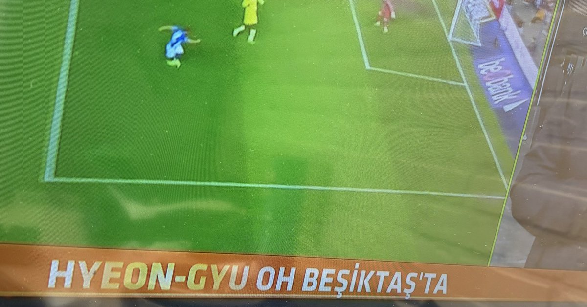 Hayırlı olsun 15 milyon Euro luk beceriksiz kabiliyetsiz bi şapşal daa almışız 🤬🤦🏻