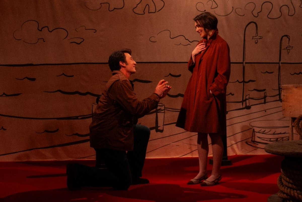 <영원> 봤다 사후세계에서... 사별 후 67년동안 자신을 기다린 첫남편과 65년간 함께 살아온 두번째 남편 중 앞으로 ‘영원’을 함께 살아갈 사람을 고르는 내용이고 “사랑은 죽음보다 강력한 유대”라는 대사가 좋았네