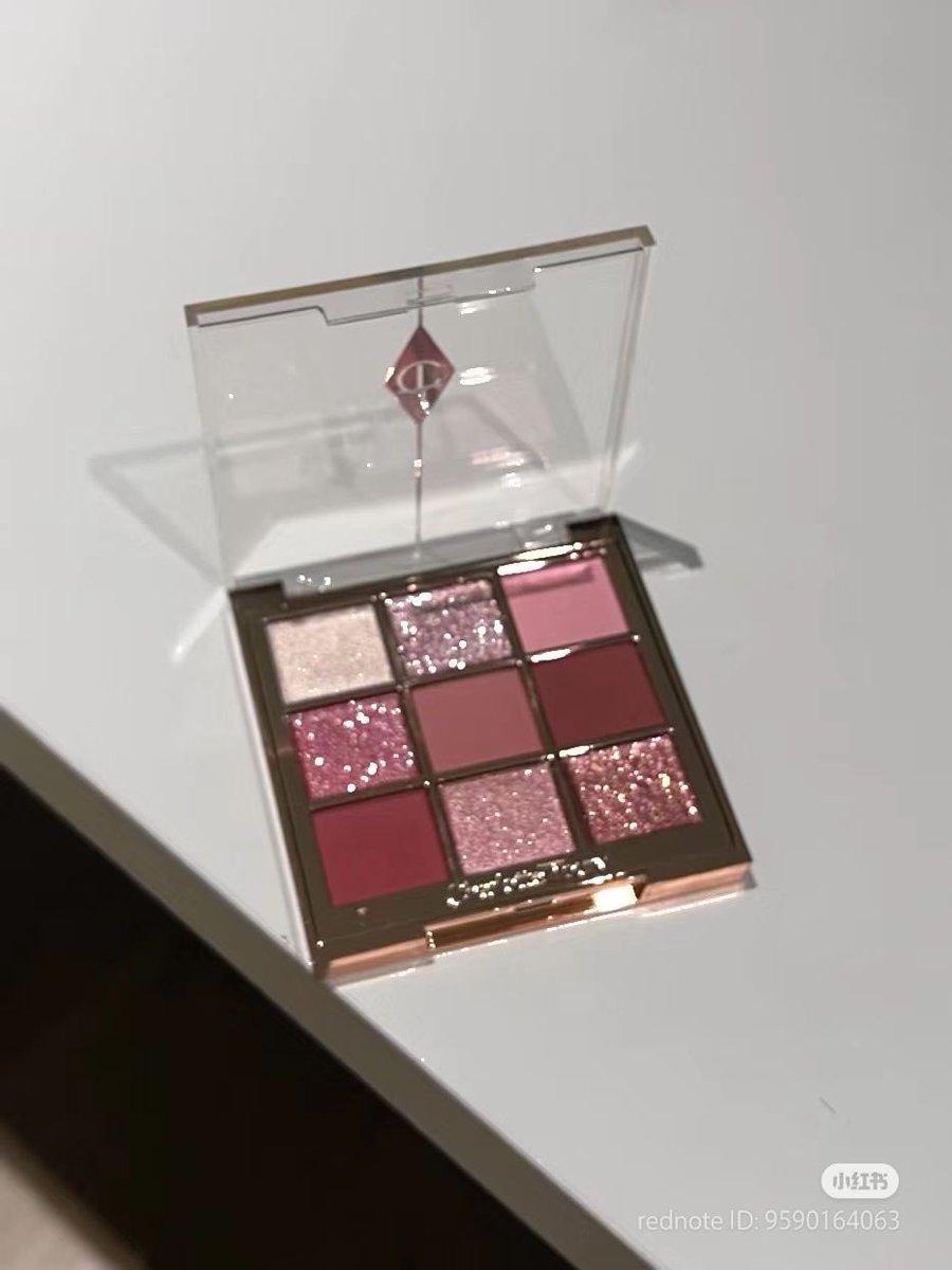 fashionndiary's tweet image. 