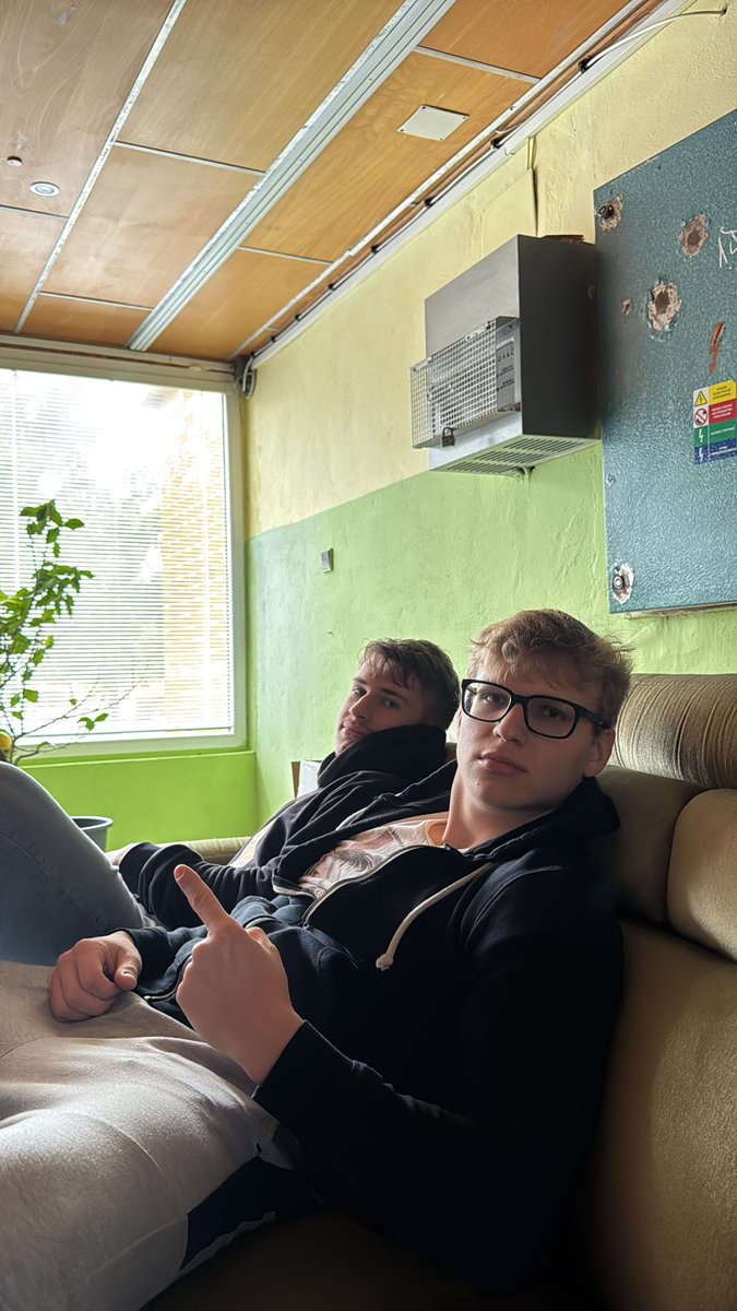 TukaMouka11's tweet photo. Davam na javo ludom w/@orgasmdonor47 
#kseftav #kvnce #jonymuvcin #yeaaa #otazkafajtnajtcelindzpriatelia https://t.co/CD6AAajZcK