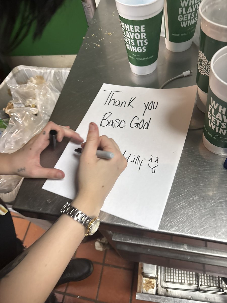 ch31fk33ff's tweet photo. @LILBTHEBASEDGOD I love u https://t.co/X34N8Gc0VA