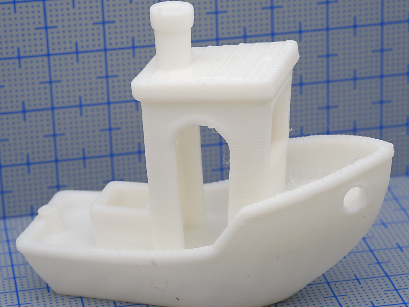 積層式の3Dプリンターを買いました。バンブーラボのA1miniというやつです。3万でこの性能！みんなが褒めるわけだと納得。白いフィラメントなので正直粗が見えにくいんですが、よくできています。