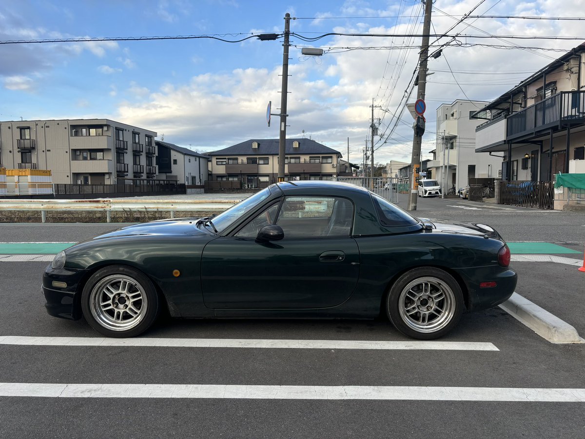 yyy_3232's tweet photo. どなたか私のロスタ買いませんか？🙋🏻‍♀️
50万以内
DMください🙌🏼

NB8C
21.9万キロ
車検R8年10月

去年8月～11月にかけて新品交換したもの
👇🏻
クラッチ 
レリーズベアリング 
マスターシリンダー 
ヒーターホース 
ブレーキ 
トー調整もしたので真っ直ぐ走ります！

#車売ります
#ロードスター売ります https://t.co/x7oGvpQty8