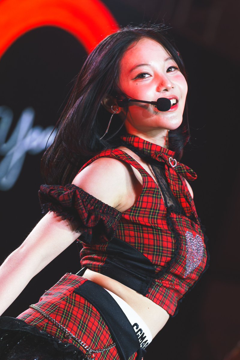 SkipWorkfor48TH's tweet image. ***  ลงรูปที่ดองไว้ครับ ***
CGM48 @ JAPAN EXPO [2025-02-08] (PUNCH Part)

ลงก่อน Japan Expo 2026 สุดท้ายละ
เสียดายที่ได้เห็น พั๊นซ์ ในชุดเซม Do love me น้อยมากๆ
เป็นชุดที่น้องใส่แล้วสว่างสุดๆ สีแดงแรง 3 เท่ามากๆ

อัลบั้ม
tinyurl.com/4ejw6ufm

#CGM48
#PUNCHCGM48