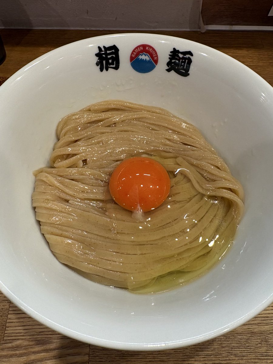 squared_a0614's tweet photo. 出張帰りの梅田駅で桐麺。TKM自体初だったけど期待値ジャストの美味さだった。 https://t.co/VRGL9HQf1P